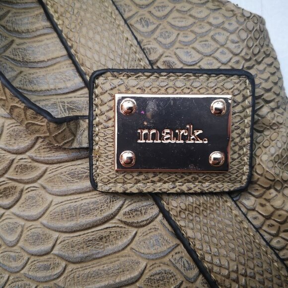 mark. (Avon Product) Sage Green Crocodile Pattern Faux Leather Lined Handbag - Picture 2 of 10